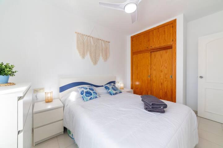 Apartº 1º Linea Playa Apartment *